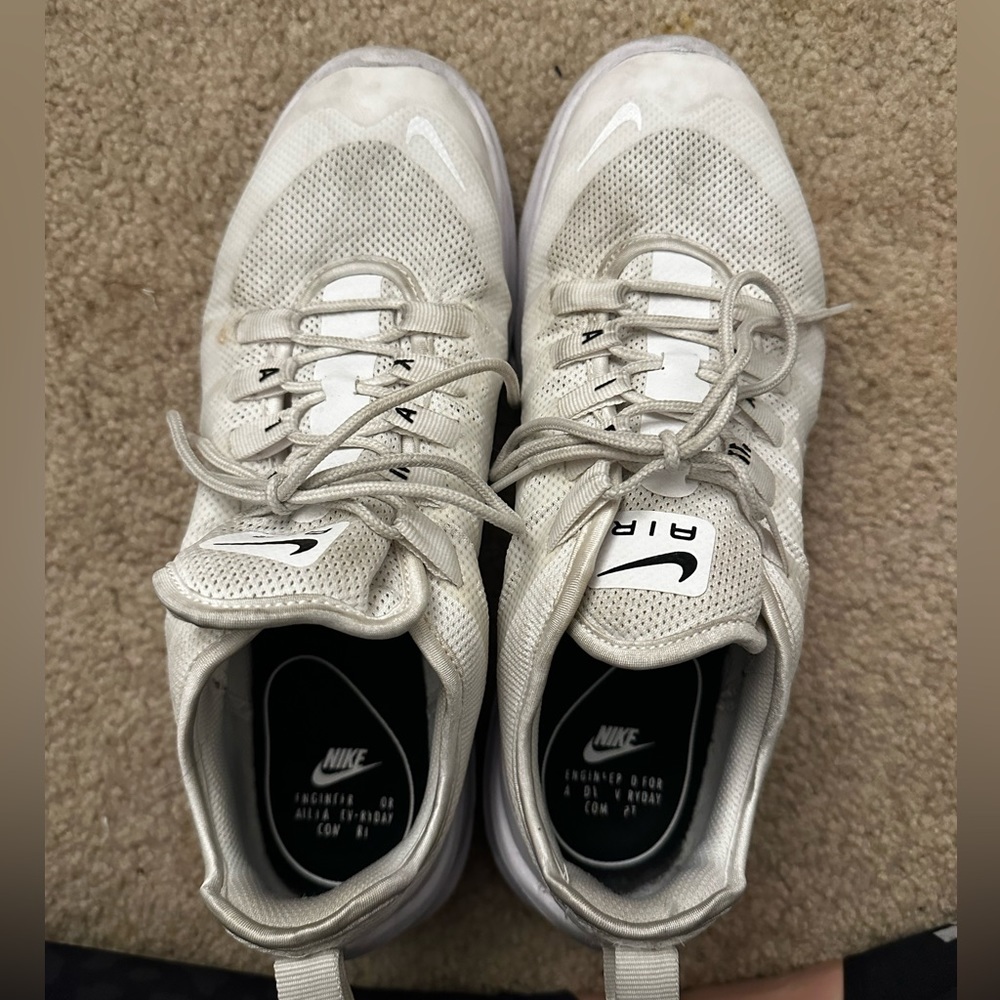 Women’s Nike shoes